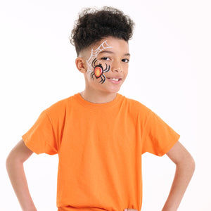 Final step, add a cobweb and some details to the body and legs, all in white paint, so your Spooky Spider is complete!