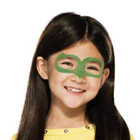 girl with step 1 of Green Spider paint design