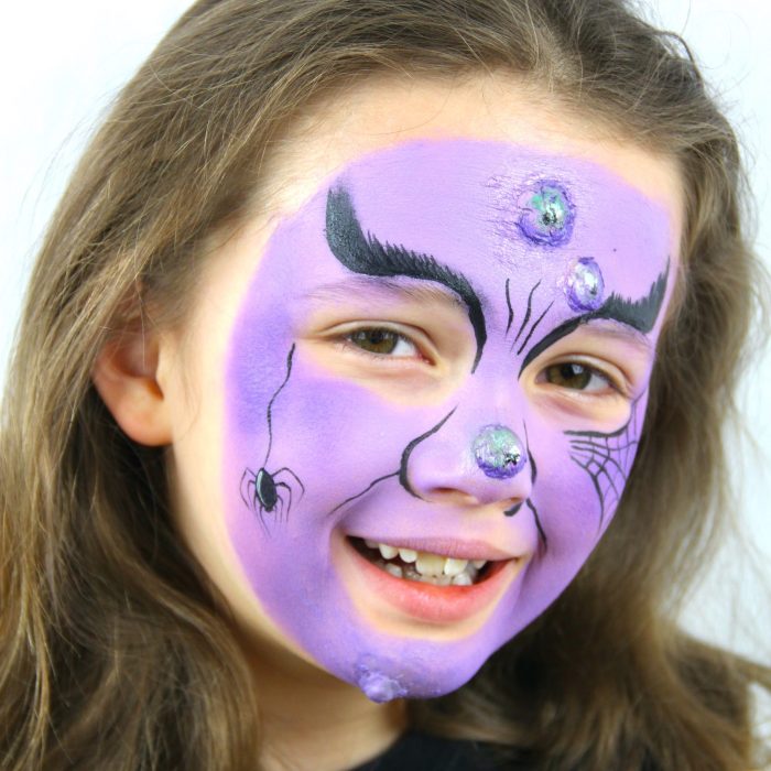 Witch face paint: How to guide and ideas